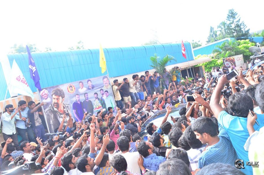 Balakrishna-Watches-Paisa-Vasool-Movie-at-Bramaramba-Theatre